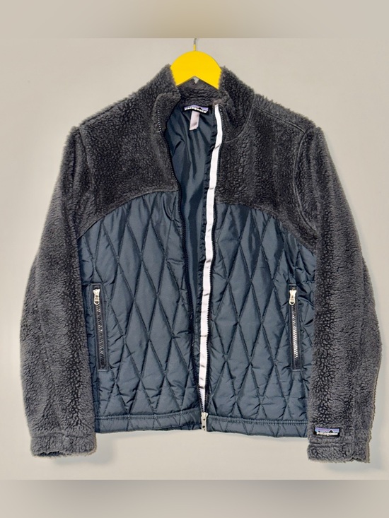 Patagonia Jackets & Blazers - Patagonia small black fleece jacket with quilted lining vintage